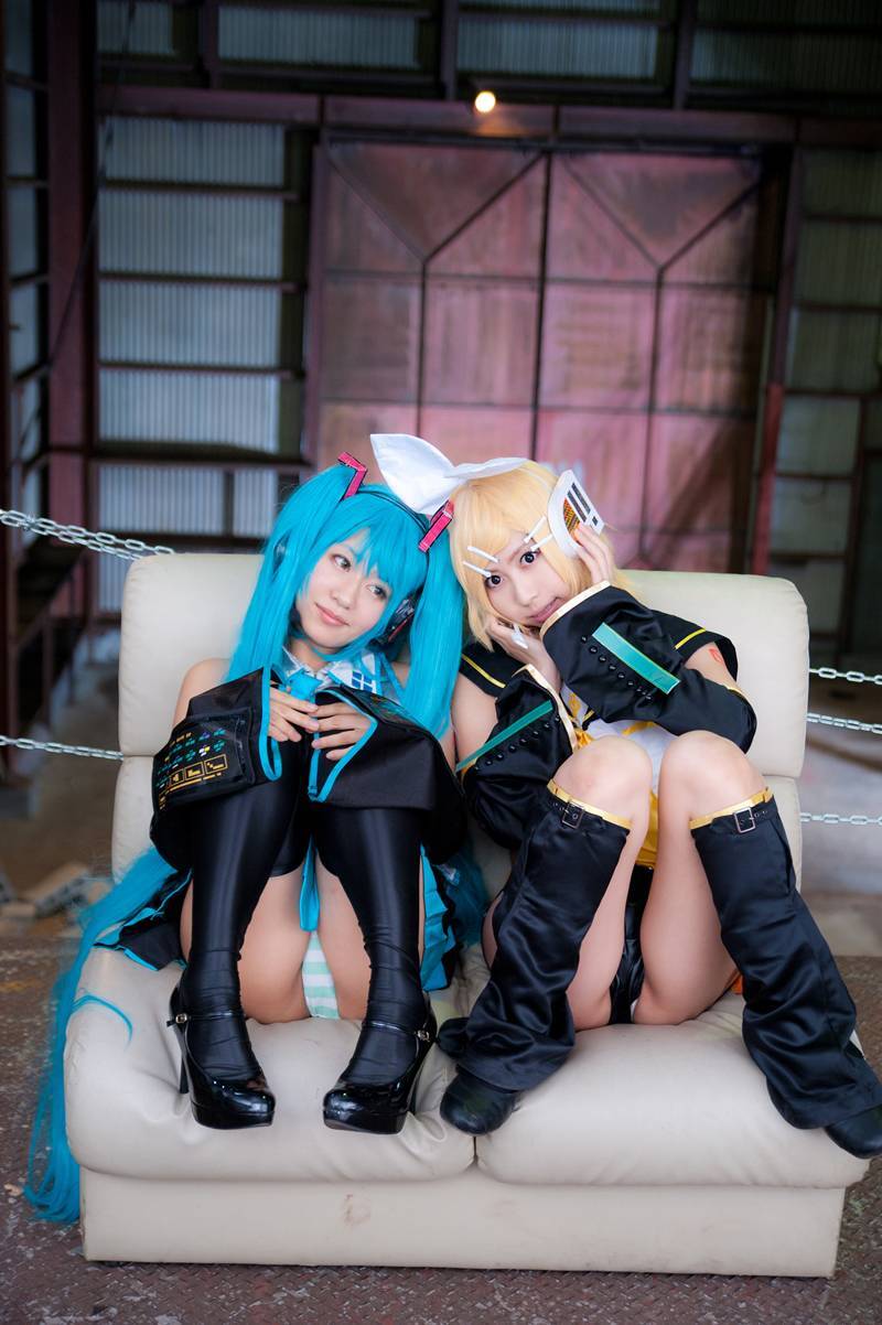 [Cosplay] cos unifies two sisters
